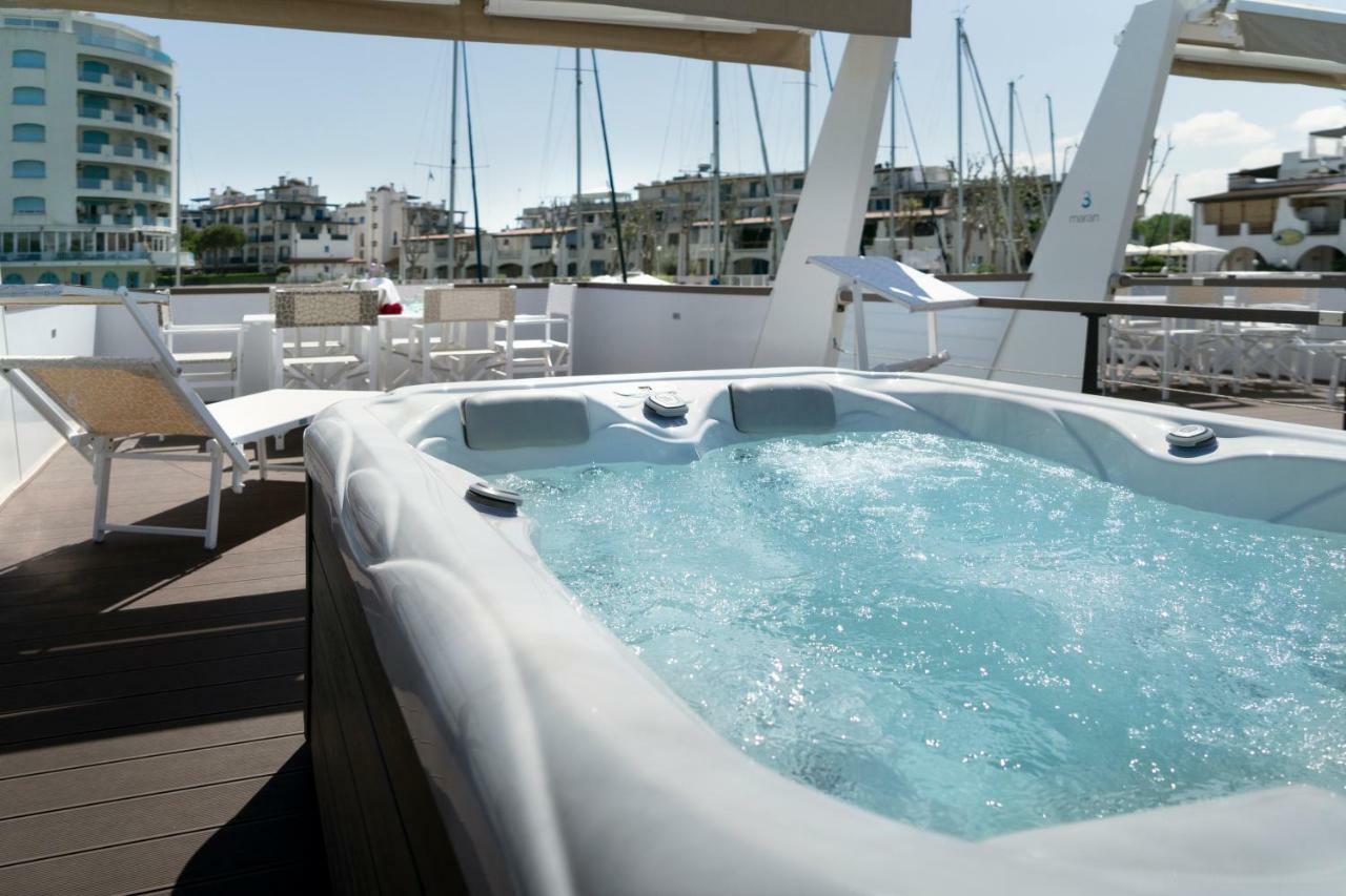 Portoverde Luxury Houseboat Misano Adriatico Ngoại thất bức ảnh